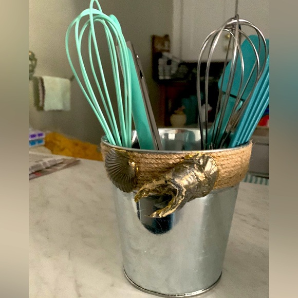 Shell Detailed ice Bucket, Utensil Holder or Bathroom Hairbrush Holder and more - Picture 2 of 8